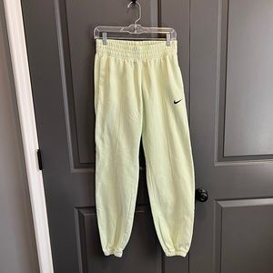 Nike Women's Essential Fleece Pants in Lime Ice/Black-Size Small